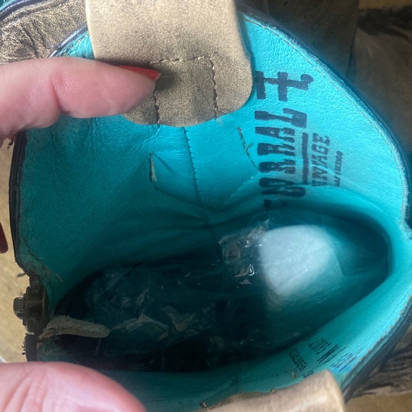 Corral Vintage Cowgirl- light brown/tan Embroidered Ankle Booties - Picture 2 of 10